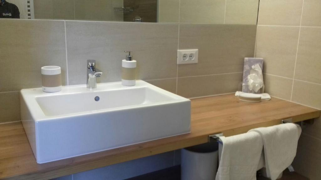 Hotel Garni Raffein Lana Zewnętrze zdjęcie